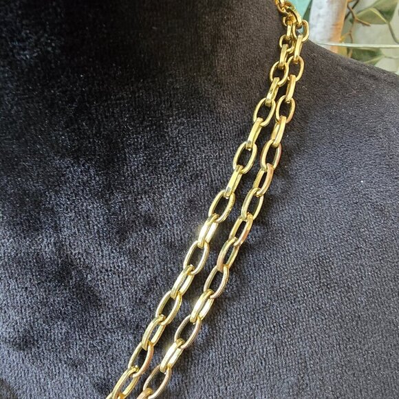 Womens Gold Tone Chain Resin Deco Pendant Necklace Jewelry with Toggle Clasp - Picture 4 of 6